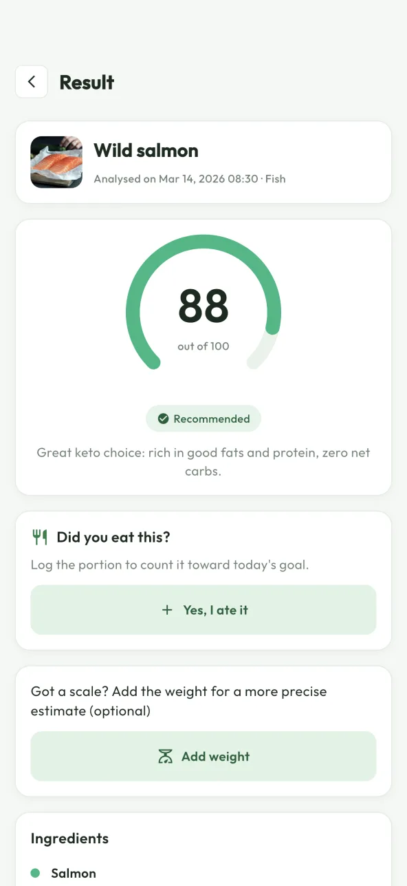 èKeto app screen: the wild salmon analysis shows a keto score of 88 out of 100 and a Recommended verdict.